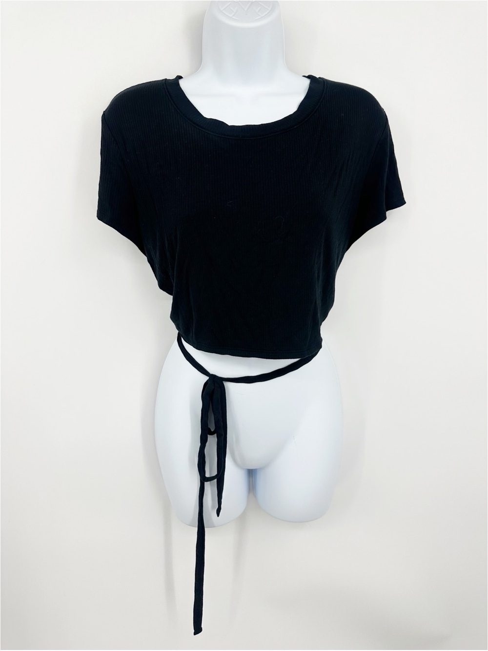 Aerie Offline Black Cropped Toe Wrap Around Shirt Size XL Gym